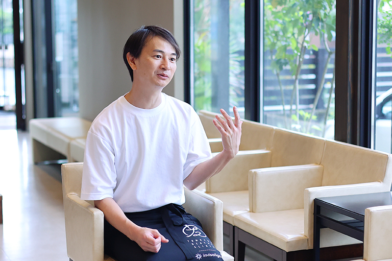 詰め物・被せ物において、セラミック治療を推奨される理由は何でしょうか。